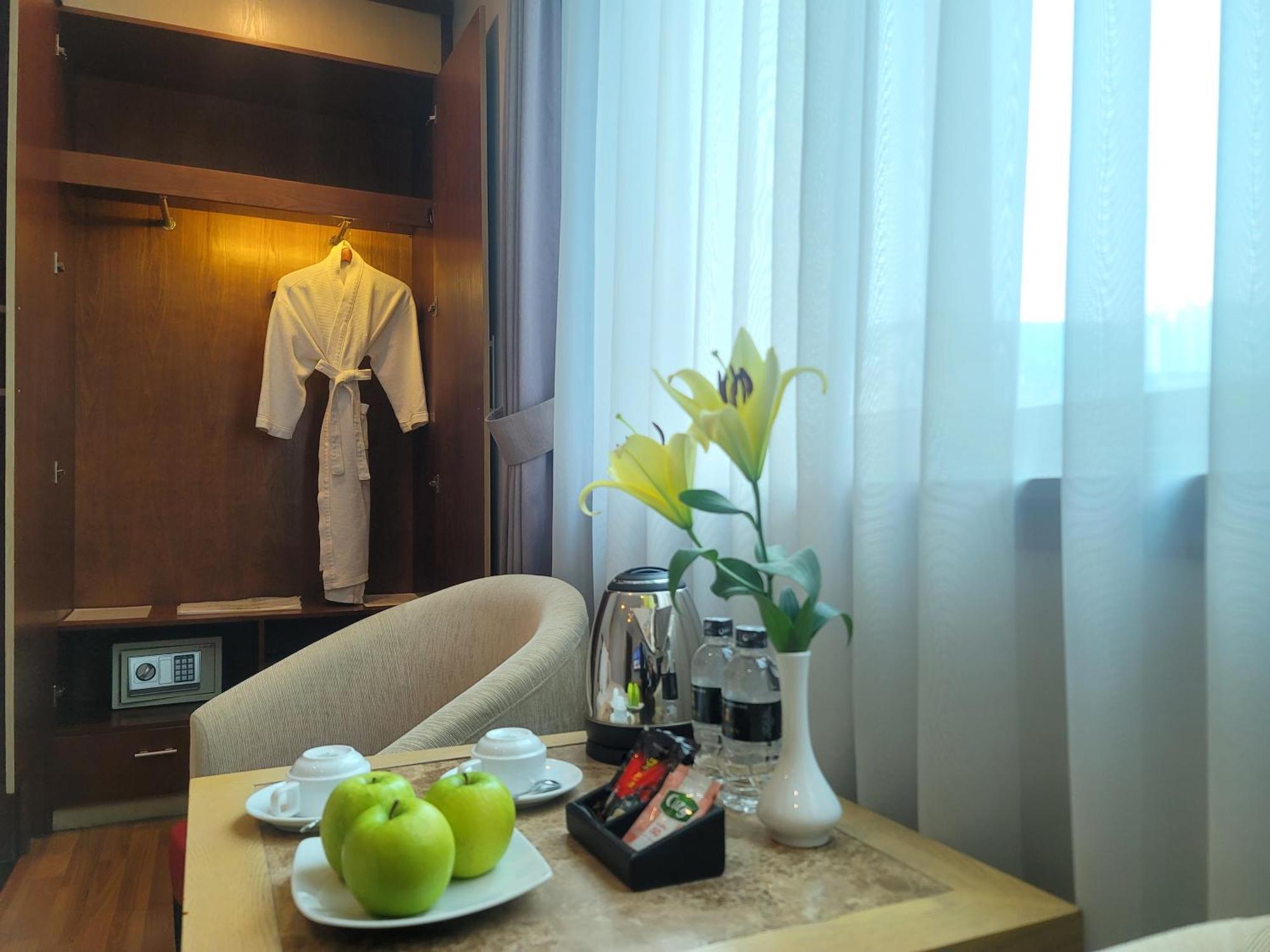 Luxeden Hotel Hanoi Exterior photo